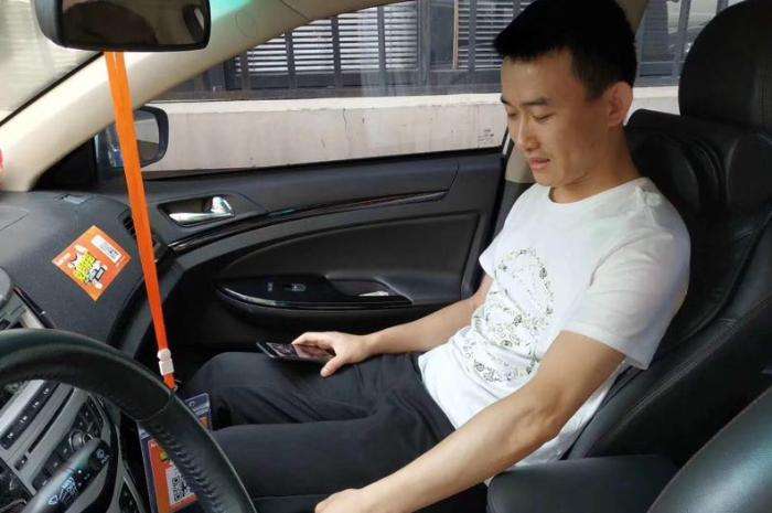 班车租赁公司教你如何在车内放松(图3) 班车租赁公司教你如何在车内放松(图3)